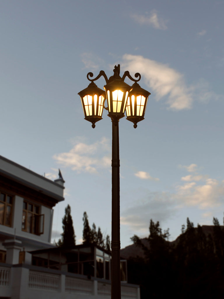 Bellagio Post Light Outdoor Light | Buy LED Outdoor Lights Online India