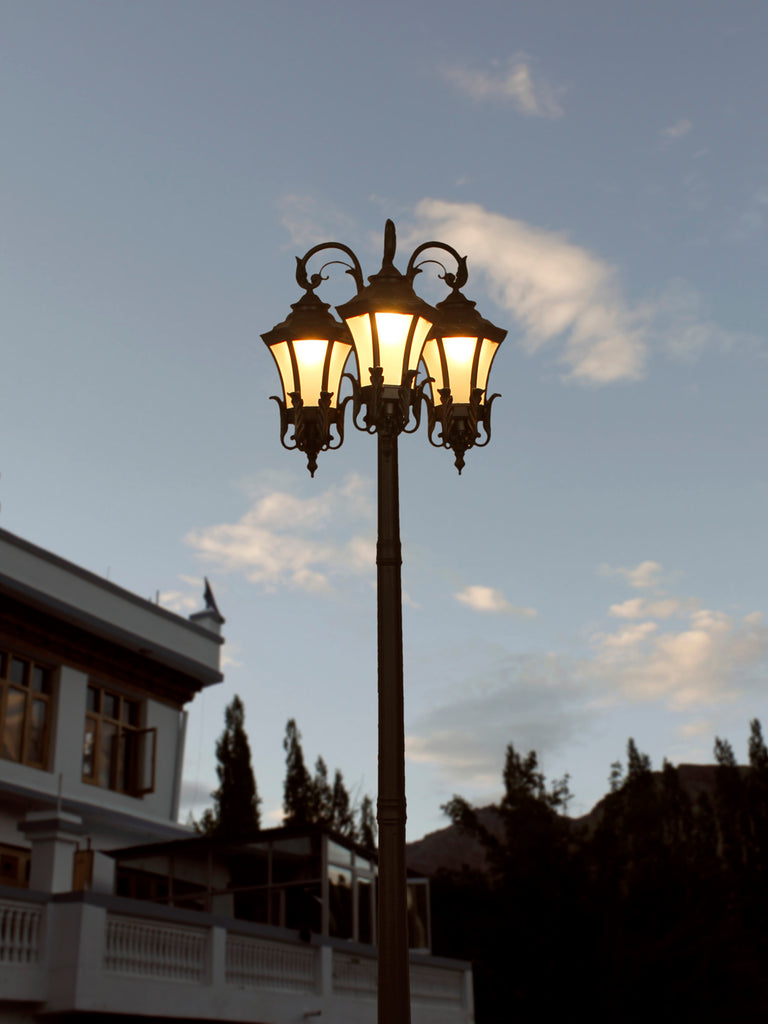 Bellagio Post Light Outdoor Light | Buy LED Outdoor Lights Online India