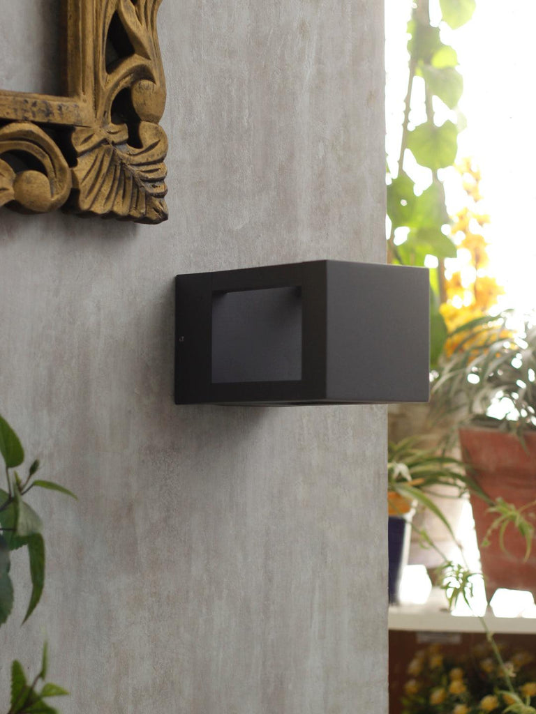 Everton LED Landscape Light | Buy LED Outdoor Lights Online India