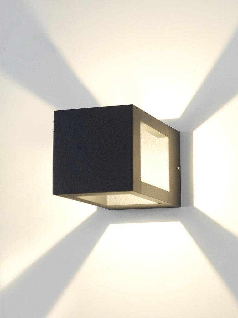 Everton LED Landscape Light | Buy LED Outdoor Lights Online India