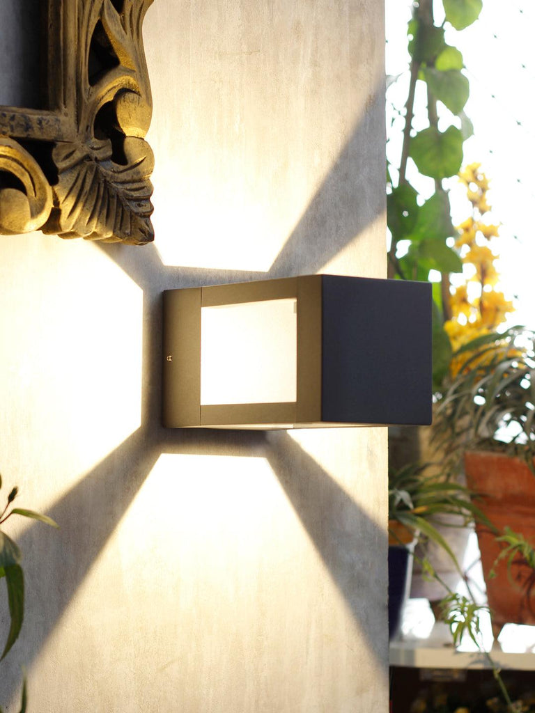 Everton LED Landscape Light | Buy LED Outdoor Lights Online India