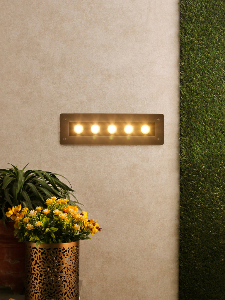Pitch LED Step Light | Buy LED Outdoor Lights Online India
